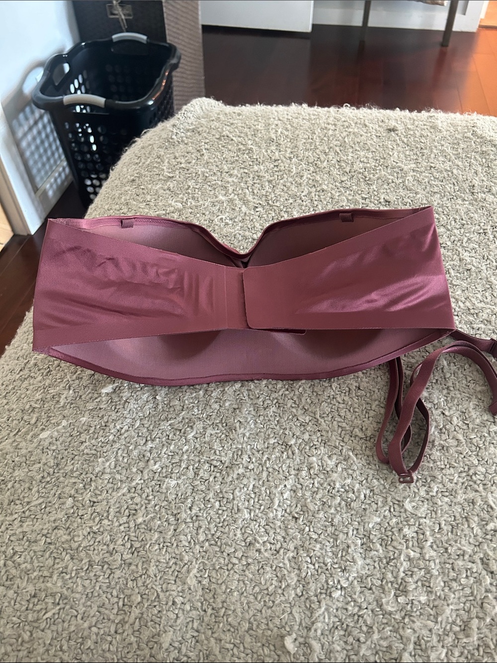 INVISIBLE BY VS-Push-Up Wireless Bandeau Strapless Bra 38D Morning Rose NWT - Picture 3 of 6